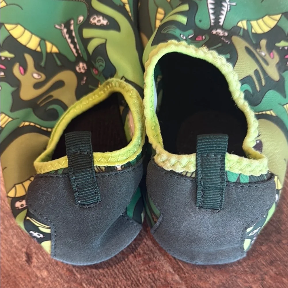 Green Alligator / Crocodile Quick Dry Non-Slip Water Shoes 34/35 Youth 3-4